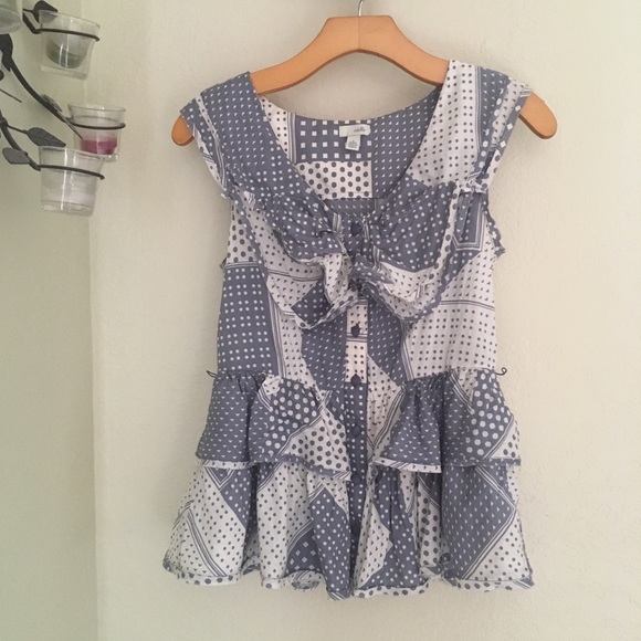 Anthropologie Tops - Odille Anthro ruffled sleeveless top size 2